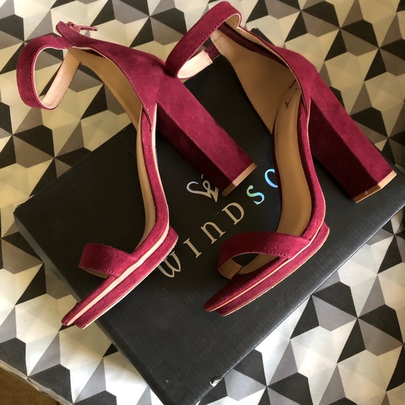 🛑🛑SOLD🛑🛑Cute and Sexy Burgundy Heels. - Picture 5 of 8